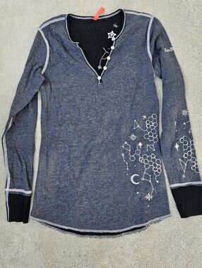 LIKE NEW ALP N ROCK LONG SLEEVE HENLEY THERMAL BEADED CELESTIAL GALAXY ZODIAC SM